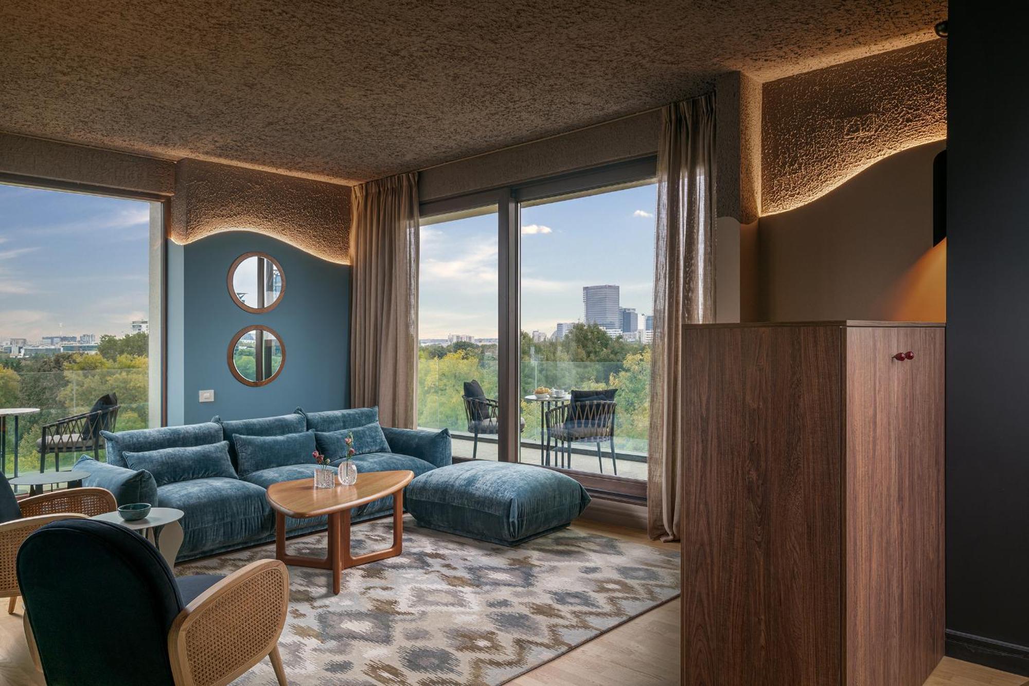 Apartament cu 3 dormitoare şi vedere la lac