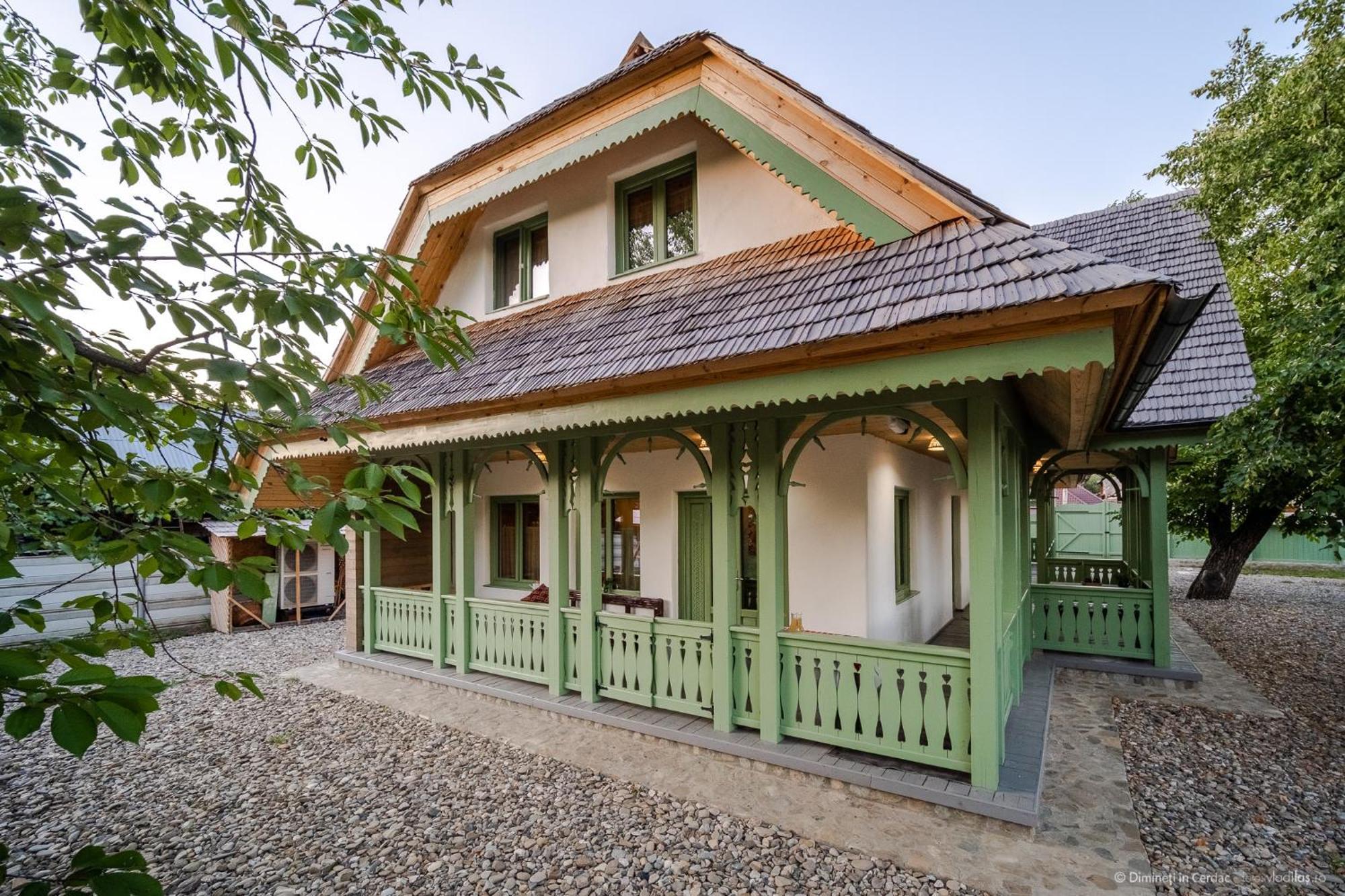 Vilă cu vedere spre grădină