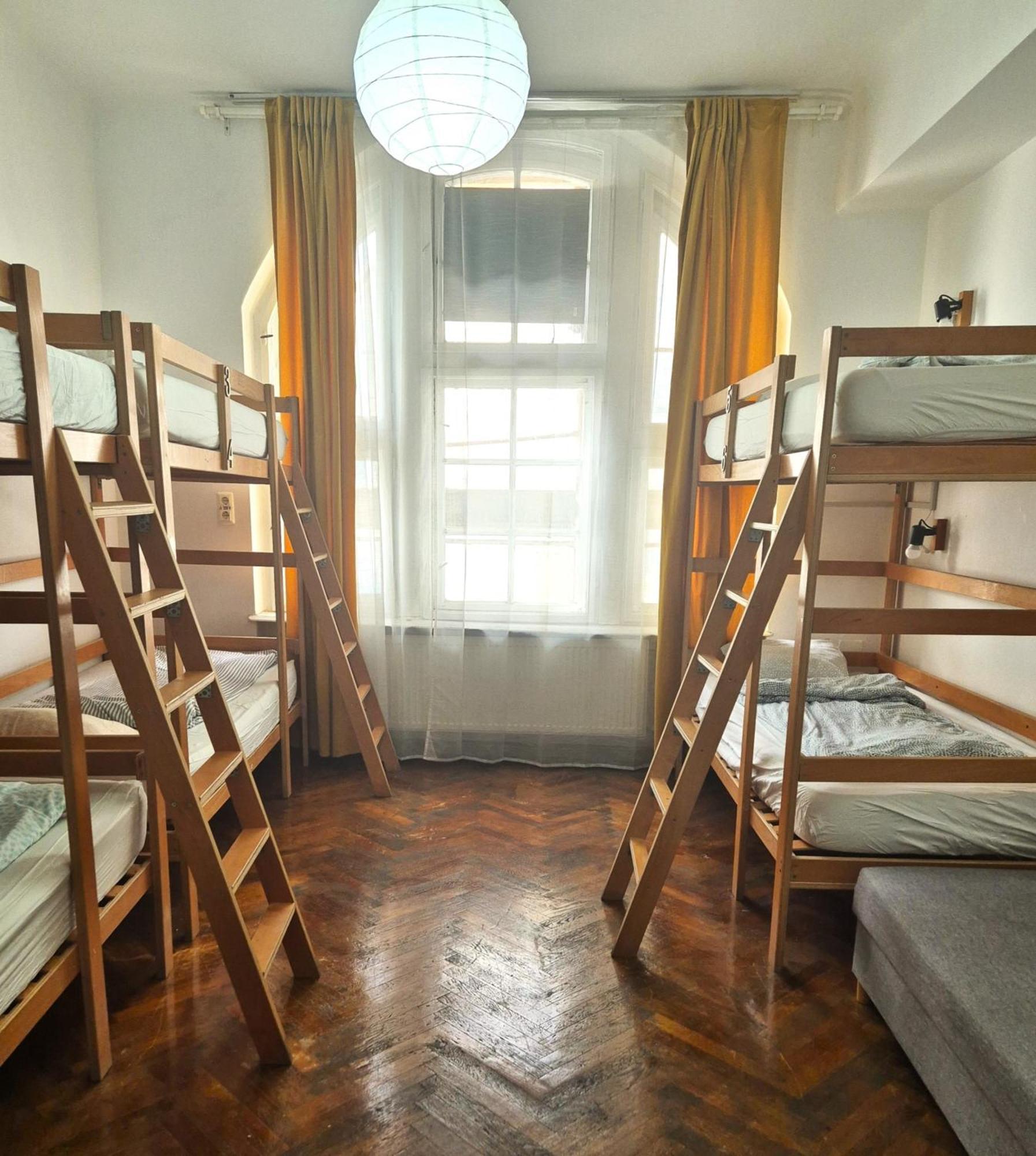 Bed in 8-Bed Mixed Dormitory Room