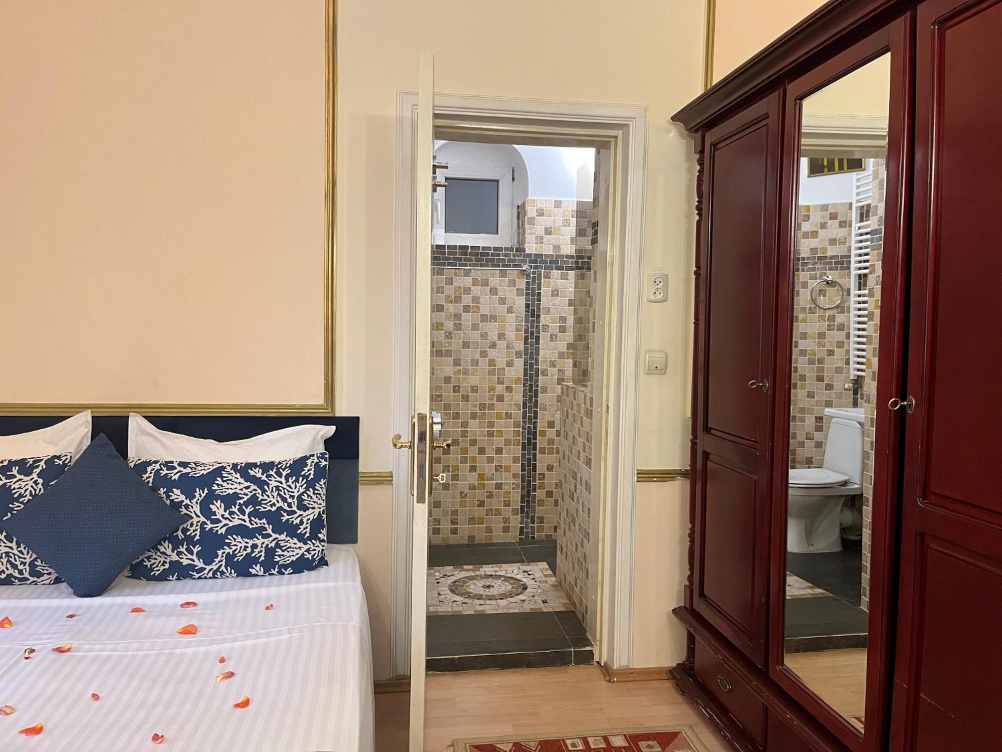 Queen Suite