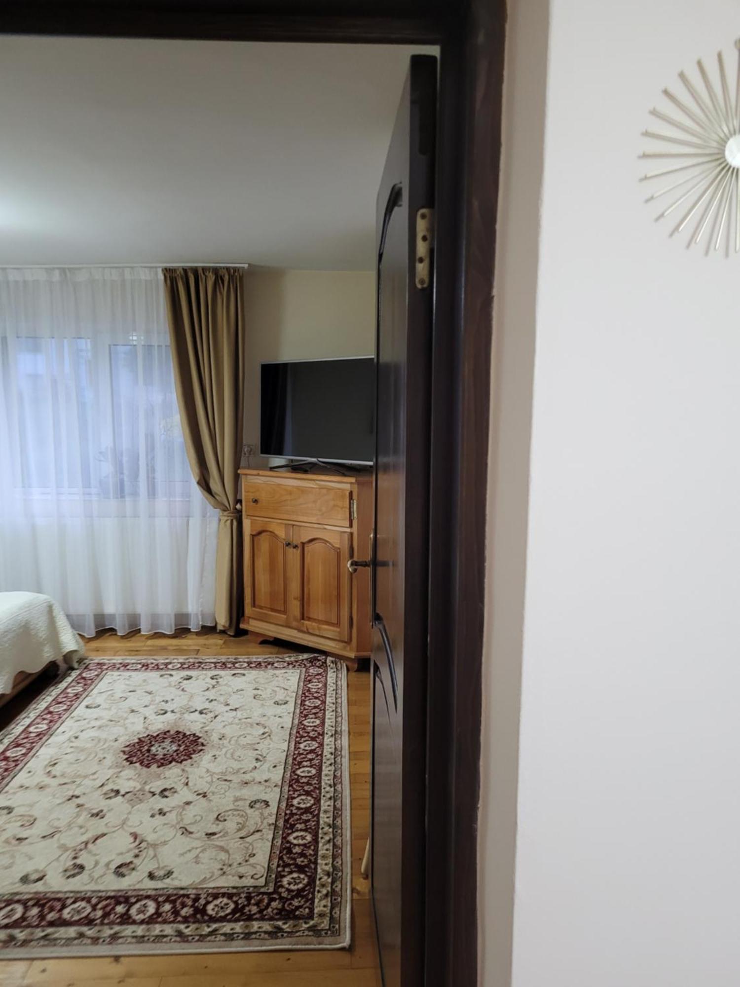 Apartament cu 3 dormitoare cu balcon
