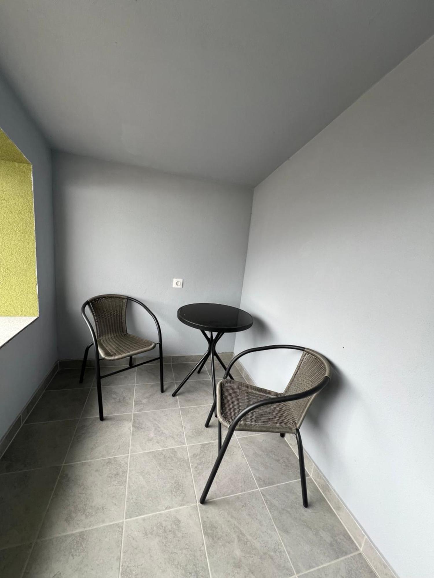Cameră triplă cu balcon