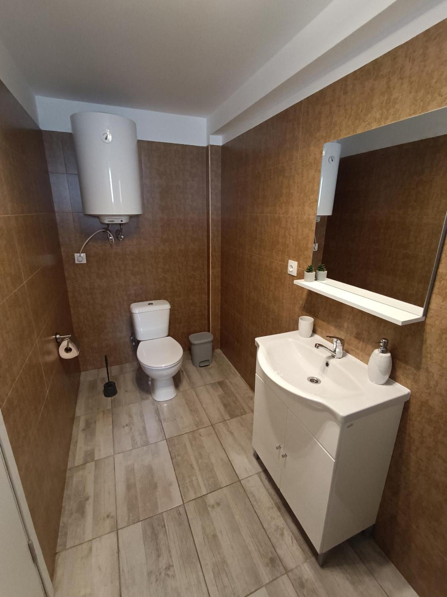 Cameră dublă cu baie privată