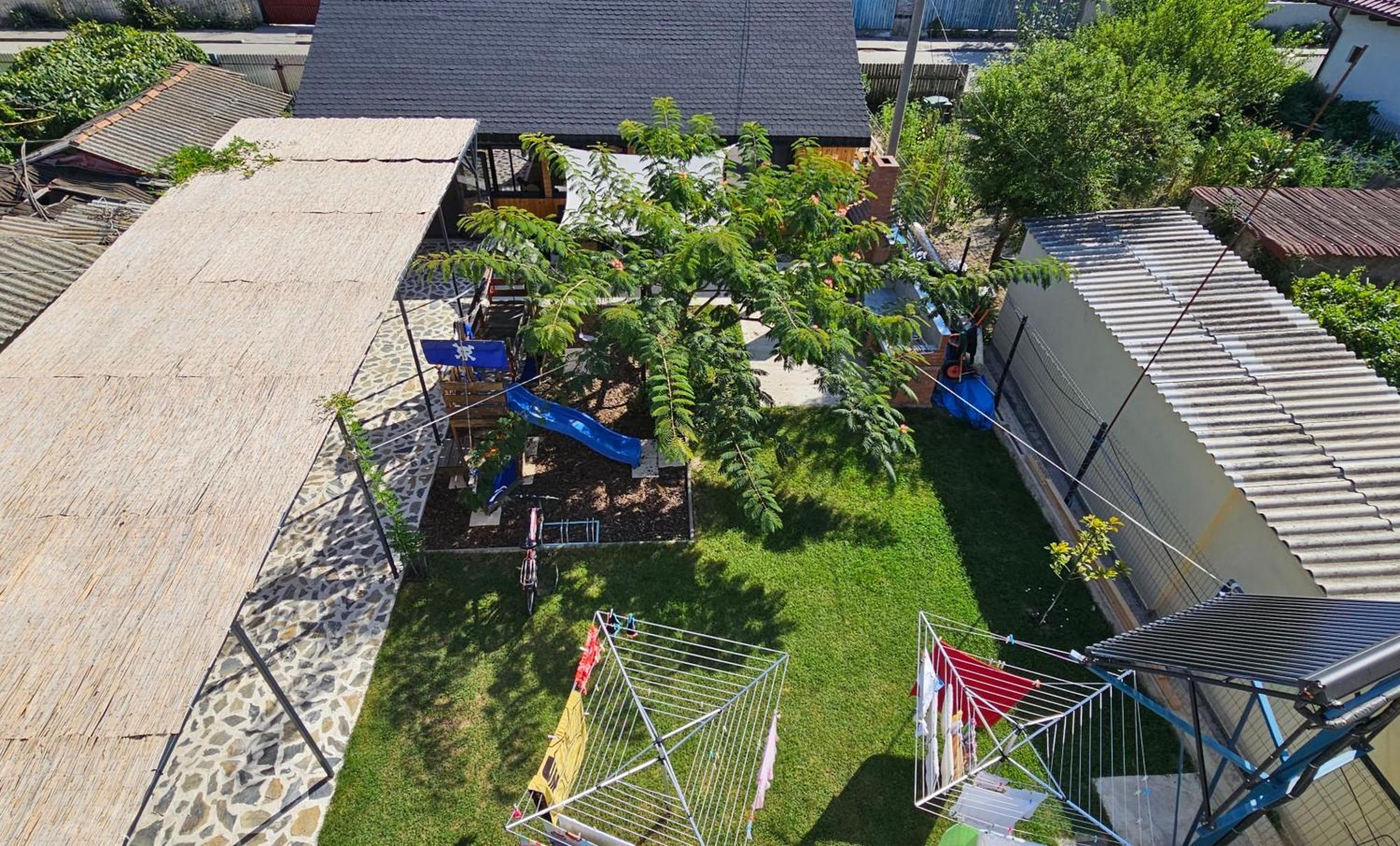 Cameră King cu balcon