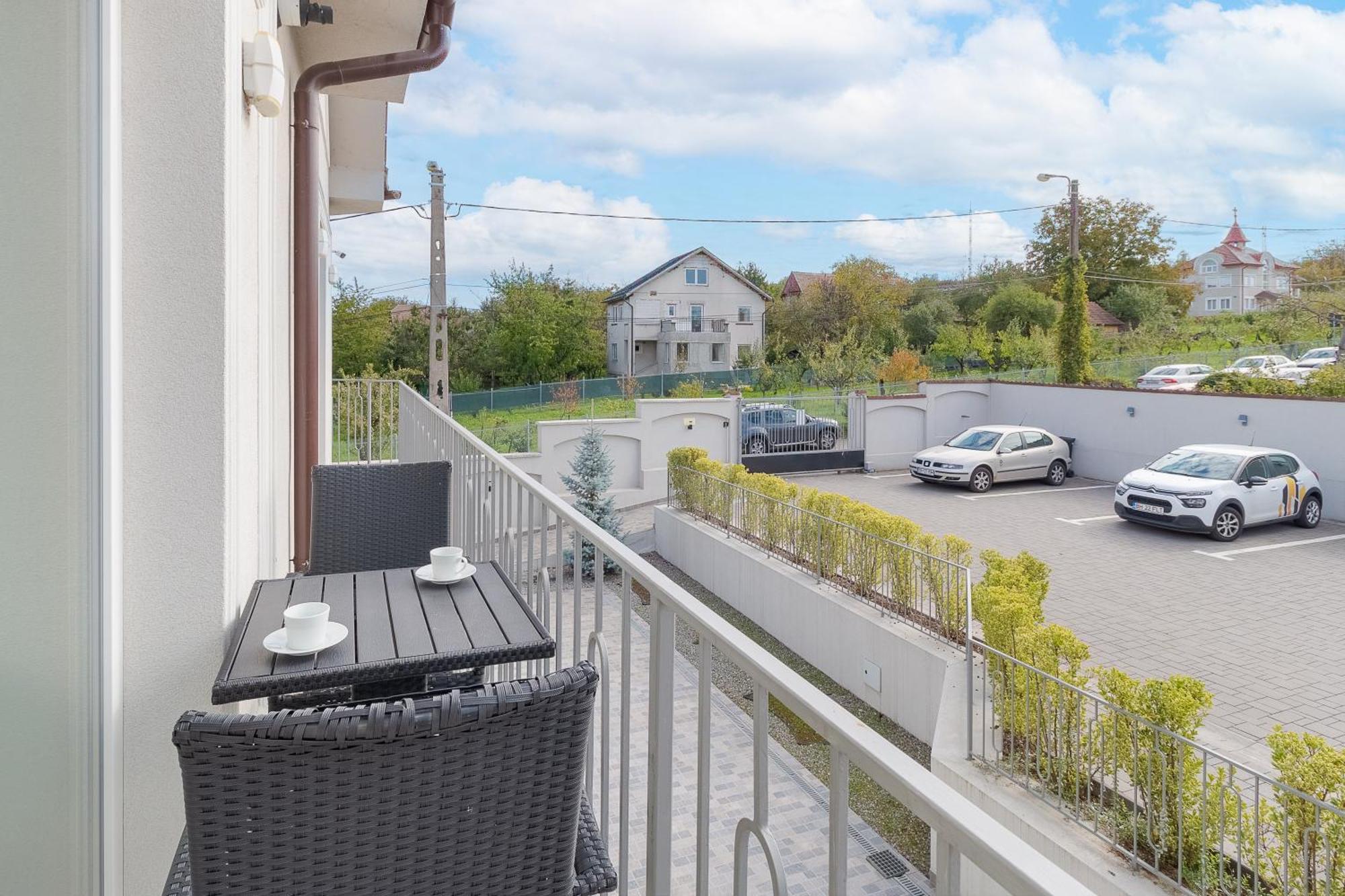Apartment mit Balkon