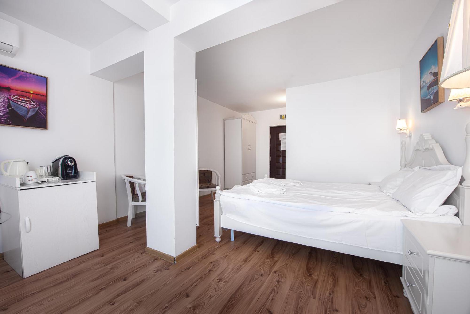 Cameră dublă Deluxe cu balcon