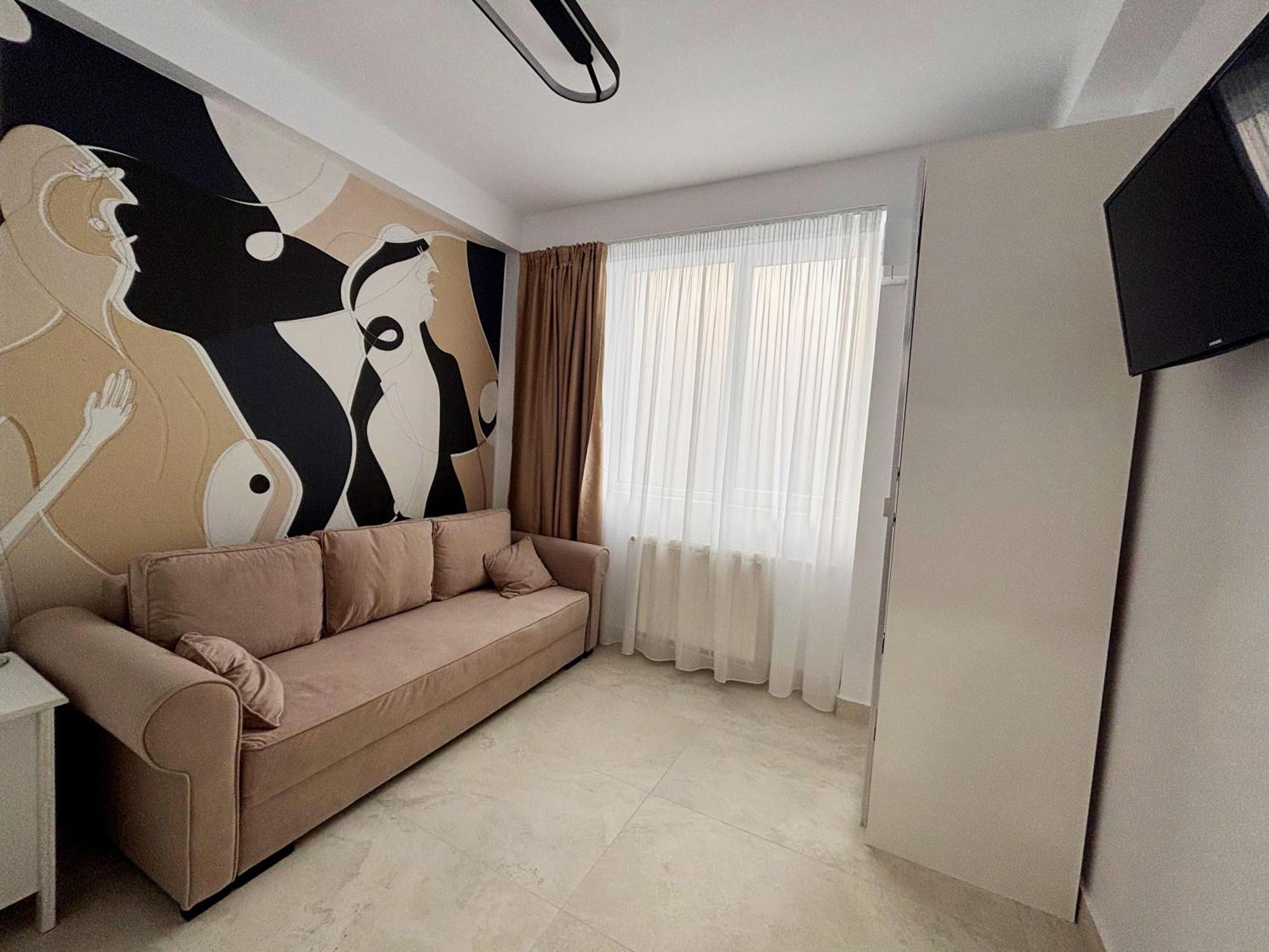 Apartment With Shared Bathroom