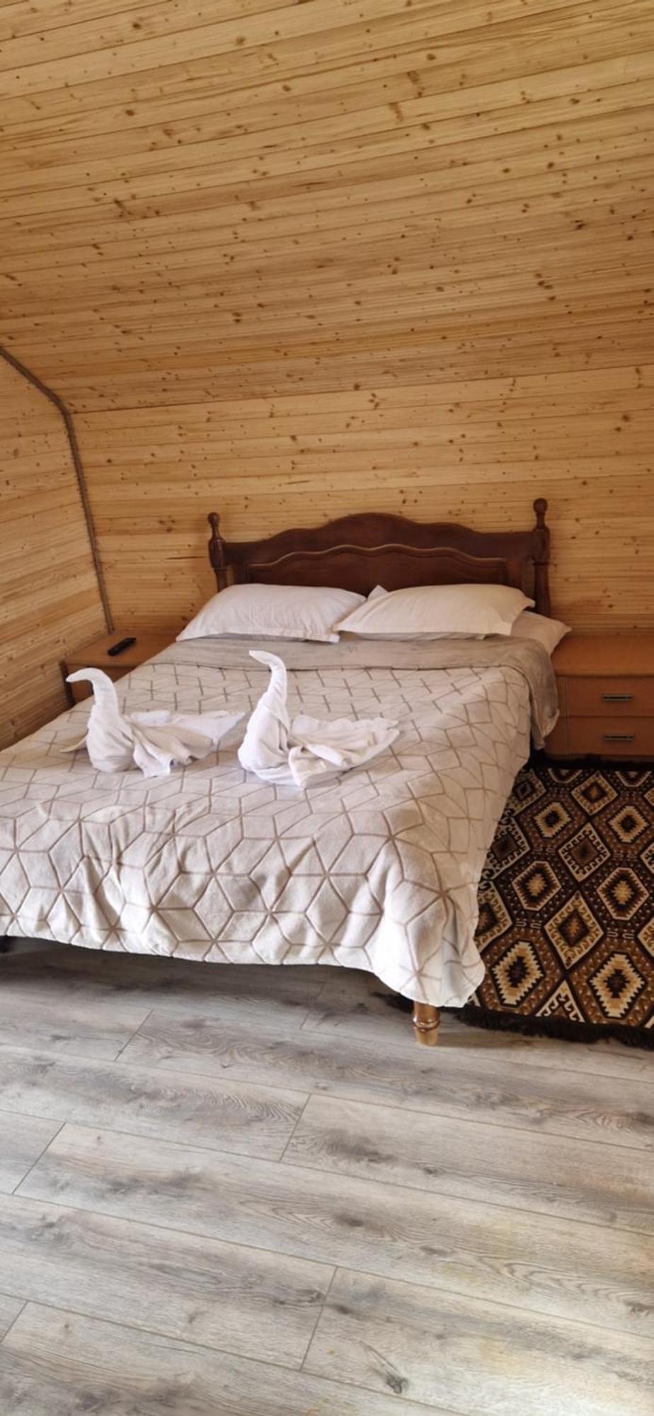 Căsuţă cu vedere spre grădină