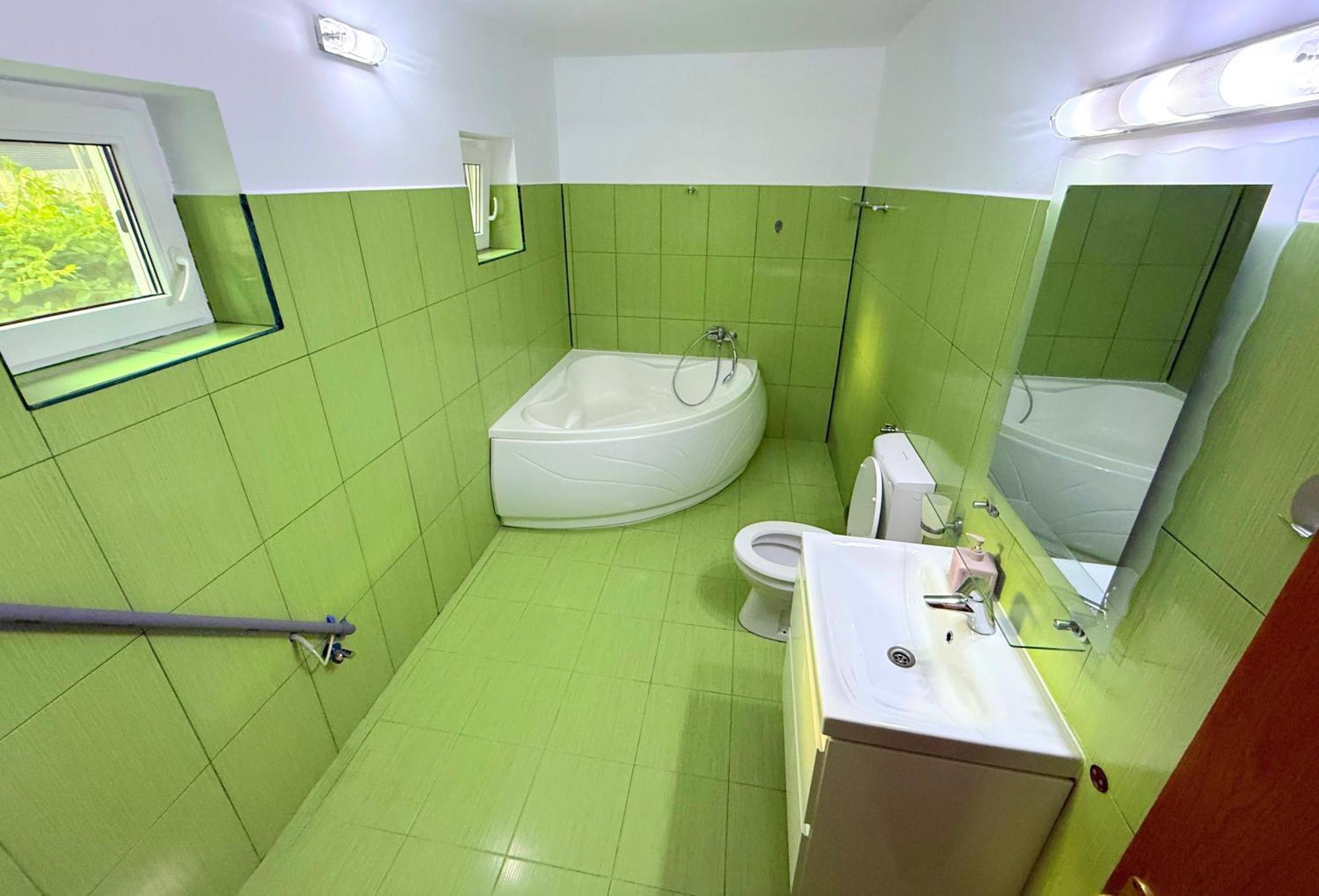 Apartament cu 2 dormitoare şi terasă