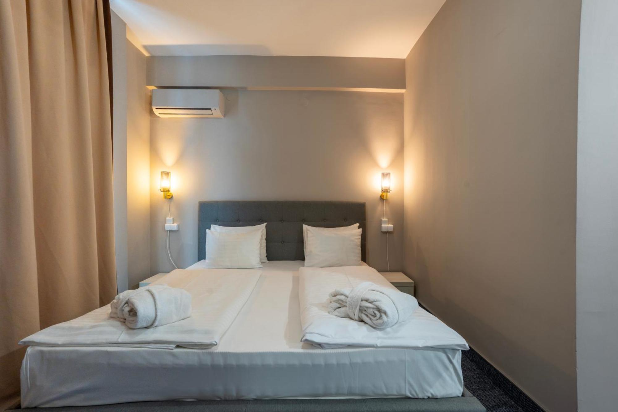 Double Room,1664666416:JPEG