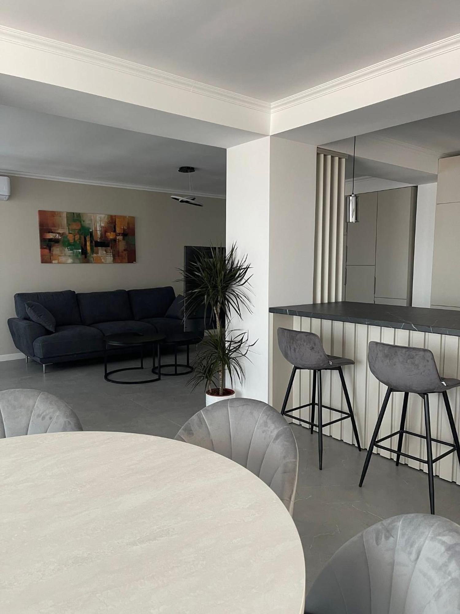 Apartament cu vedere la mare