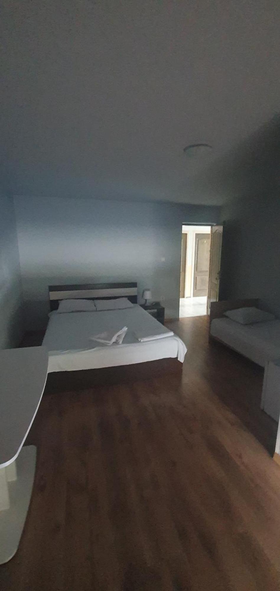 Cameră triplă