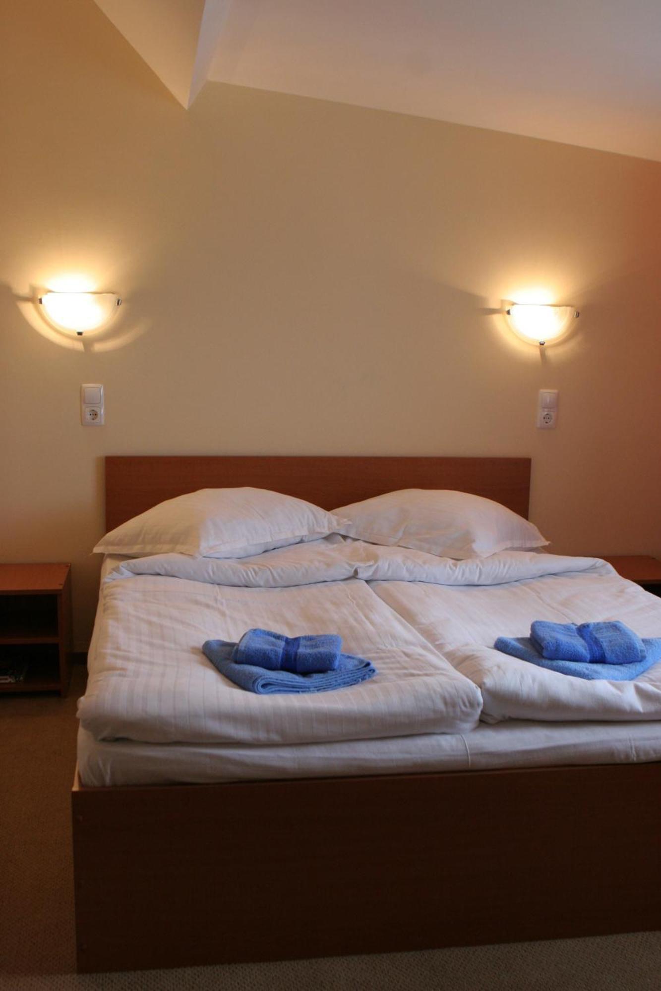 Double Room,222074396:JPEG