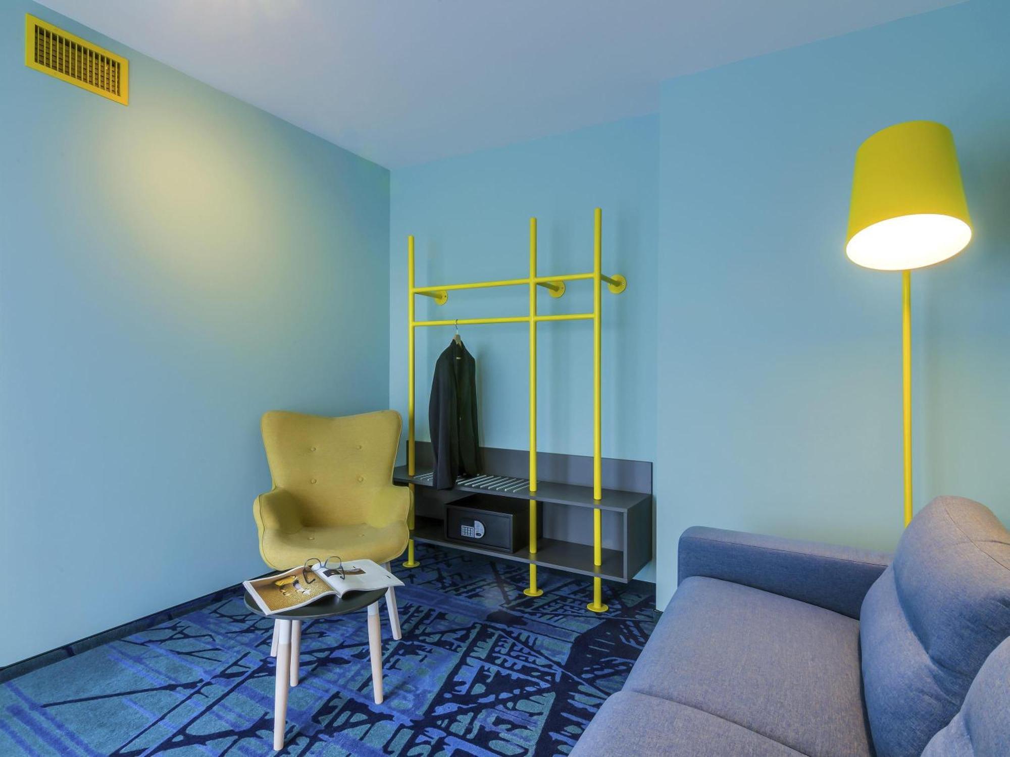 Camera Familiare con Divano-Letto