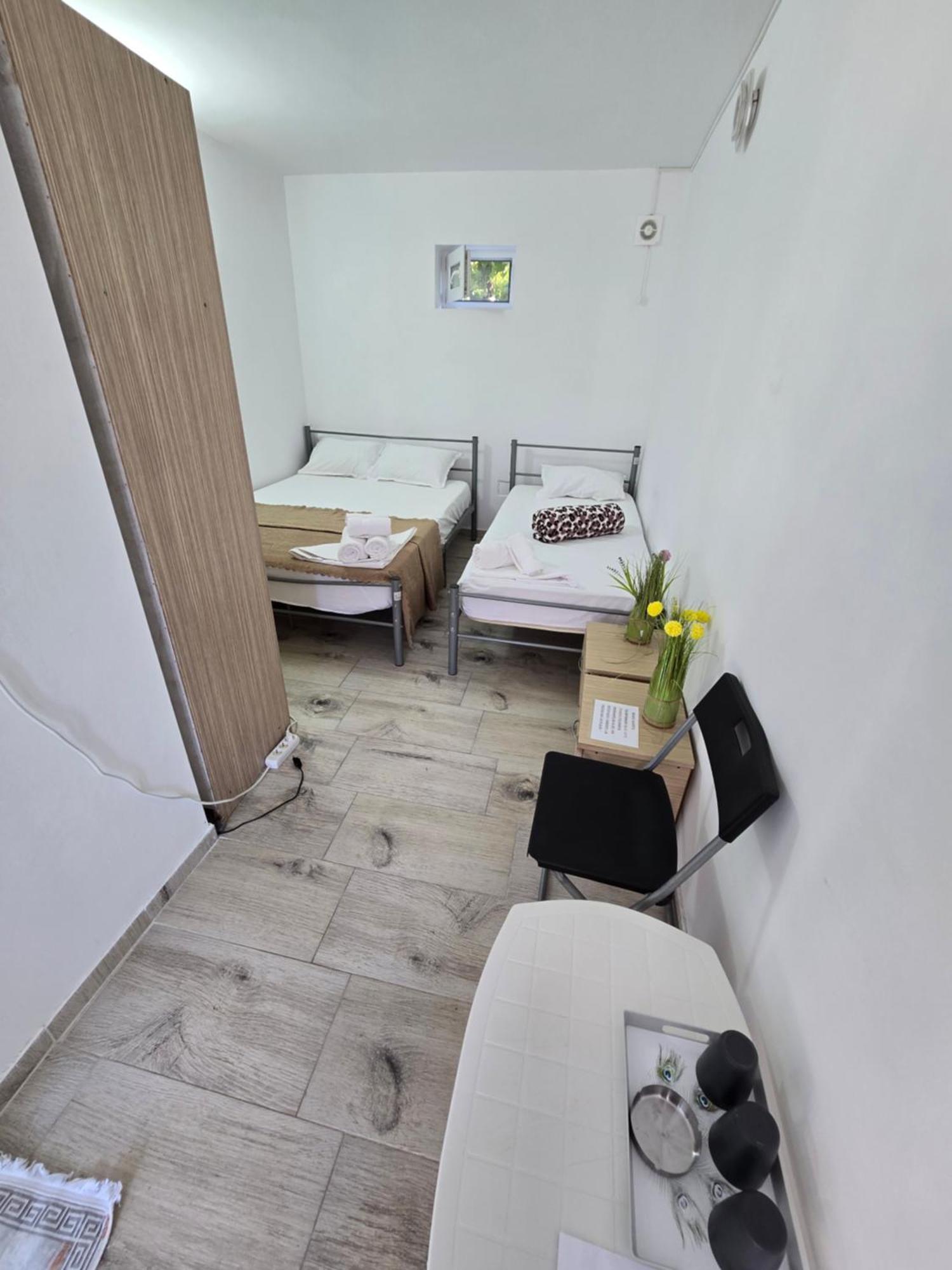 Cameră triplă cu baie privată