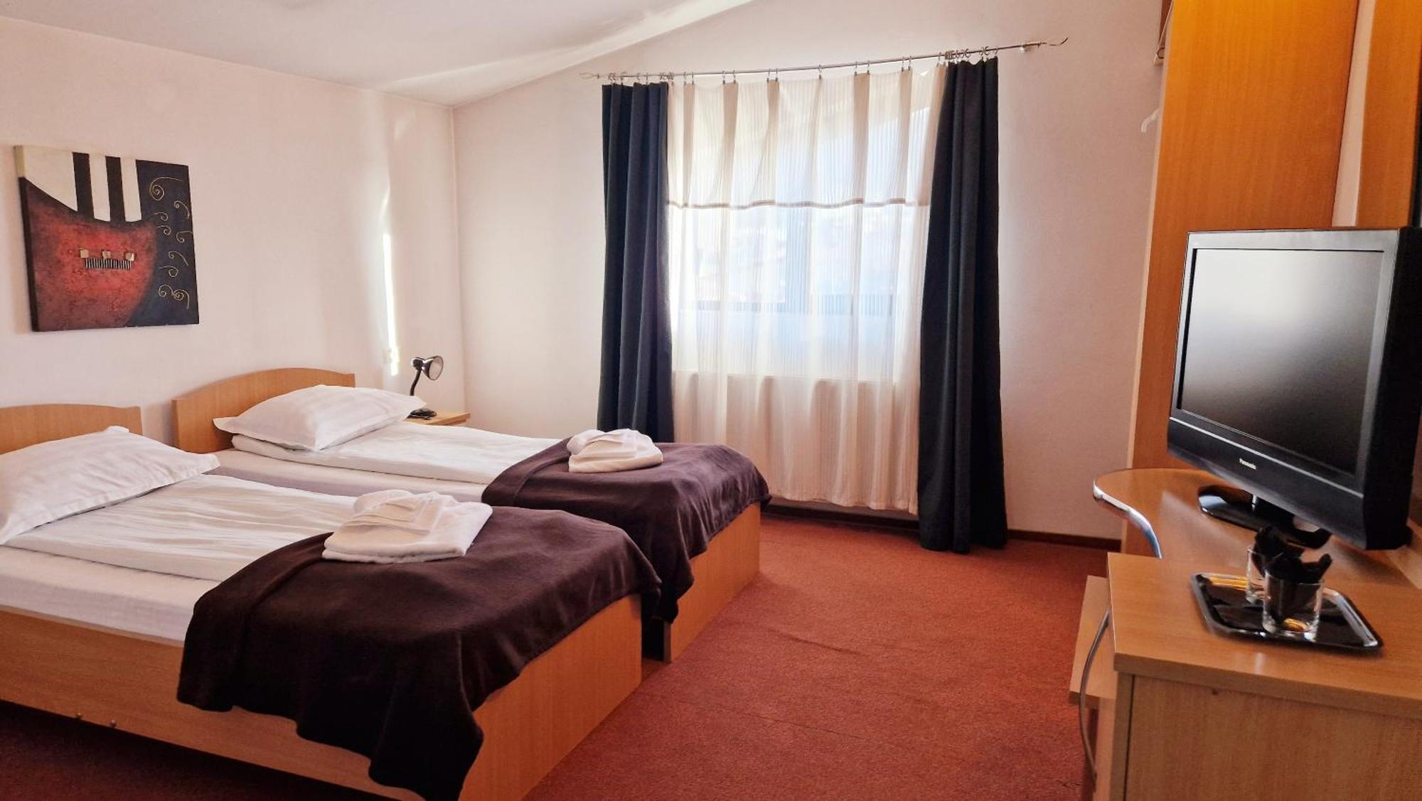 Double Room with Mountain View,1758300521:JPEG