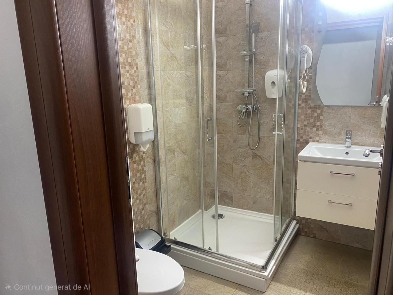 Cameră dublă cu baie privată
