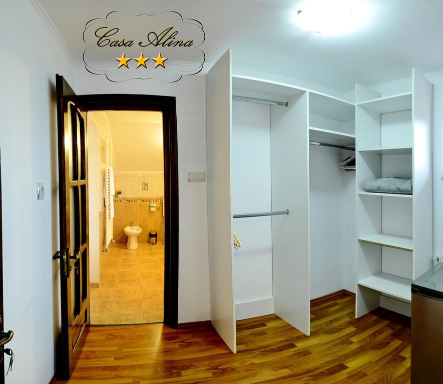 Cameră triplă