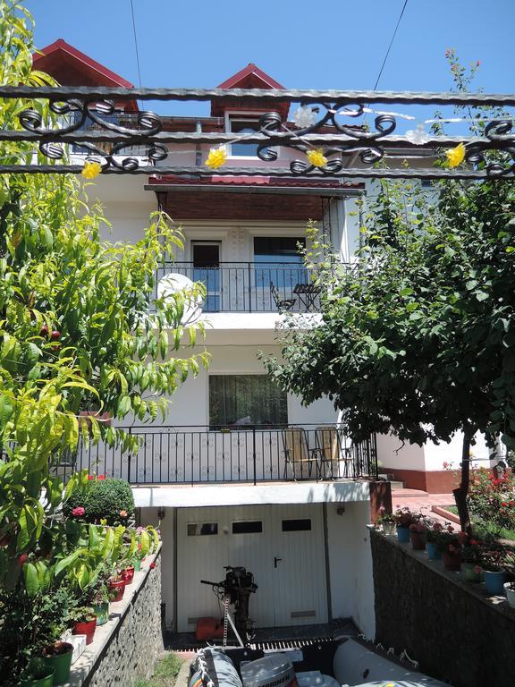 Cameră triplă cu terasă