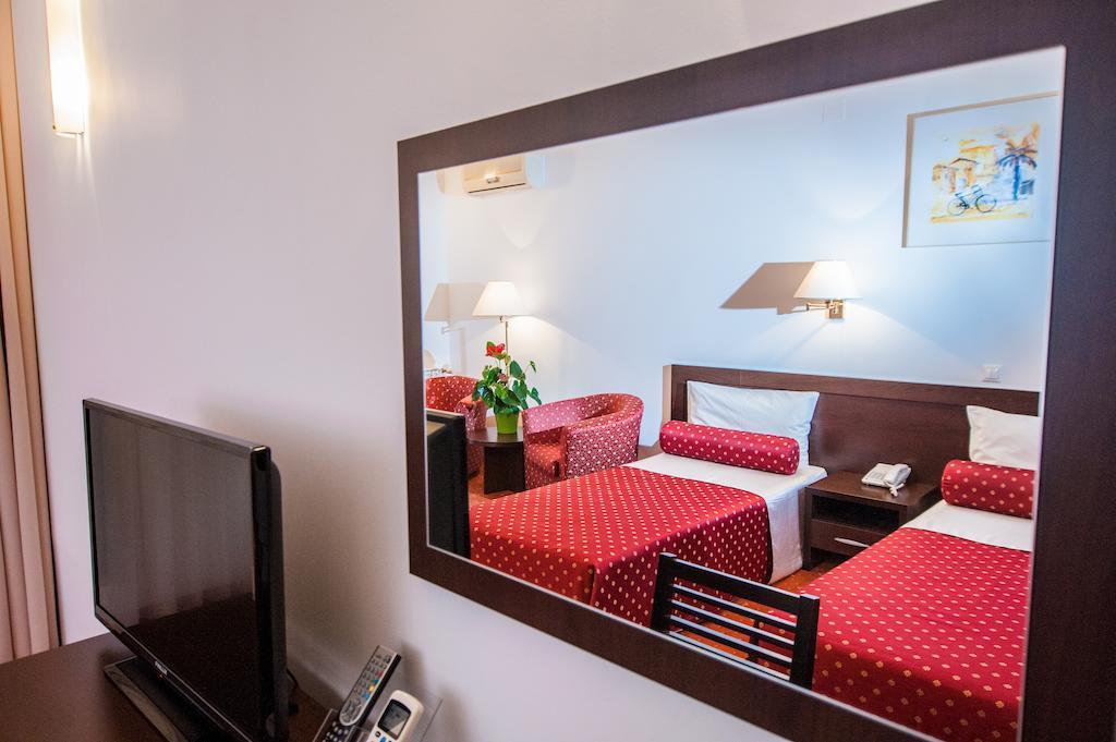 Cameră dublă sau twin standard cu balcon