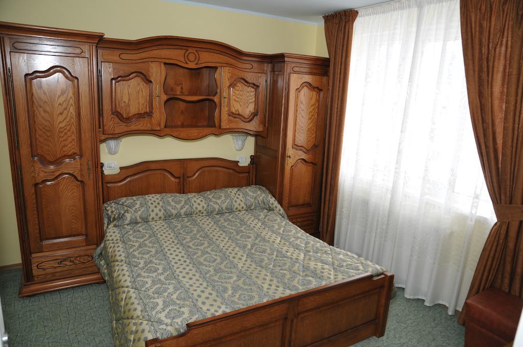 Apartament cu 3 dormitoare cu balcon (6 adulţi)