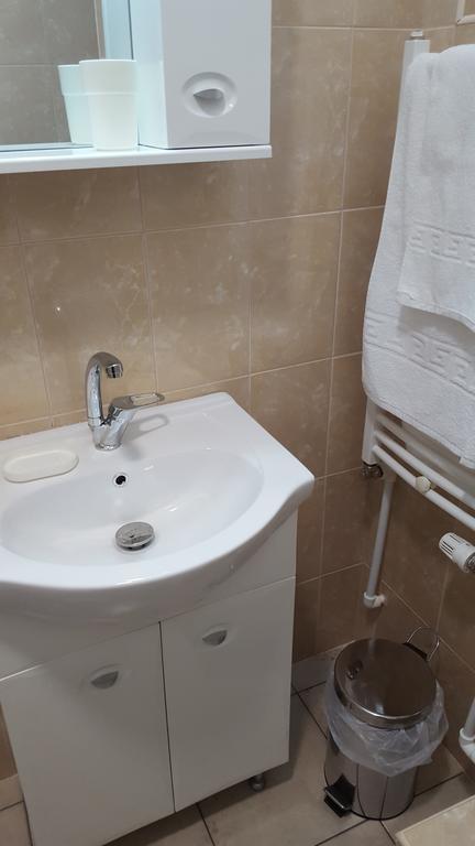 Cameră twin cu baie privată