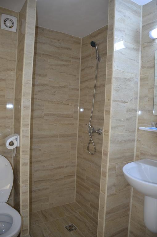 Cameră dublă cu baie privată