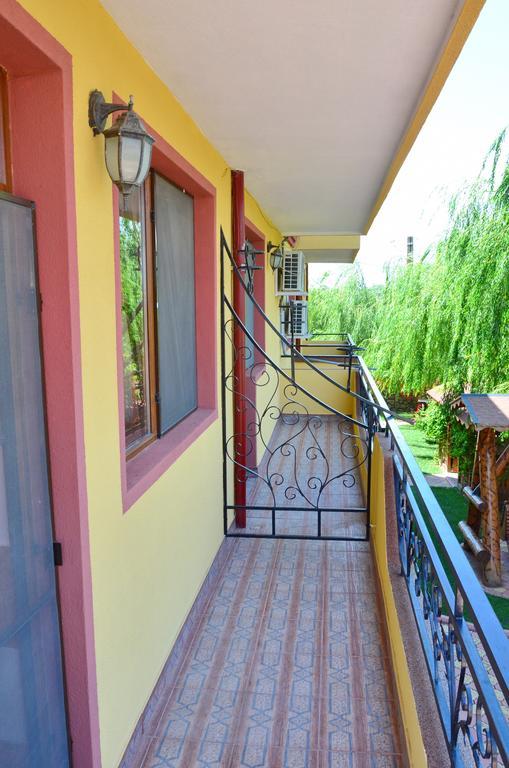 Cameră triplă cu baie privată