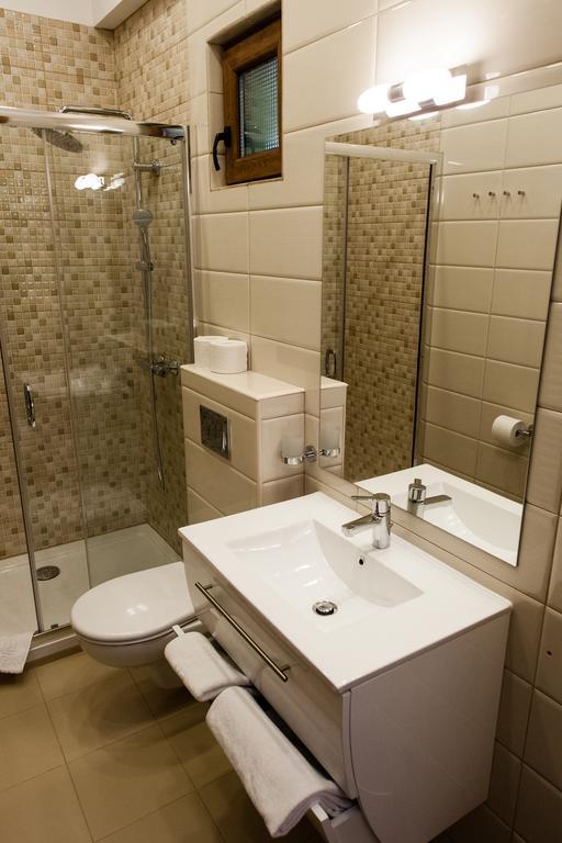 Double Room,371102053:JPEG