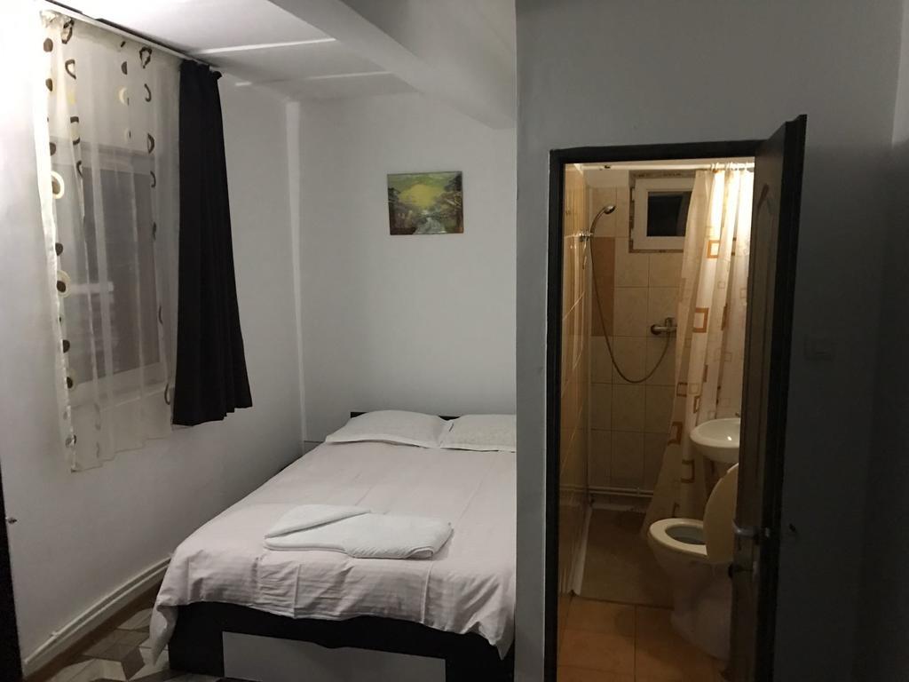 Camera Singola con Bagno Privato