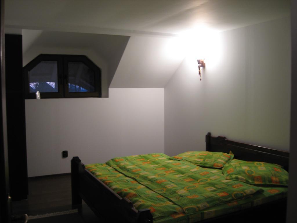 Cameră dublă cu baie privată
