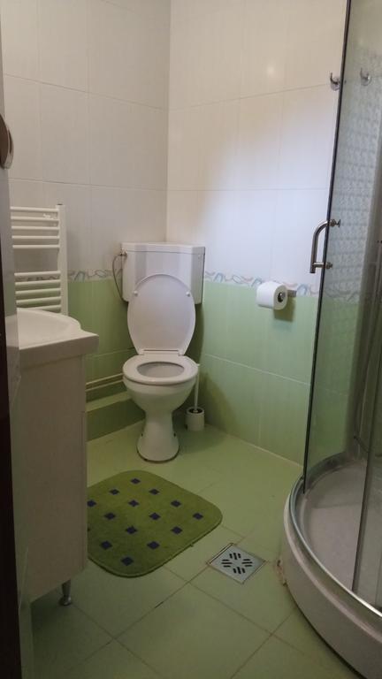 Cameră de familie cu vedere la munte