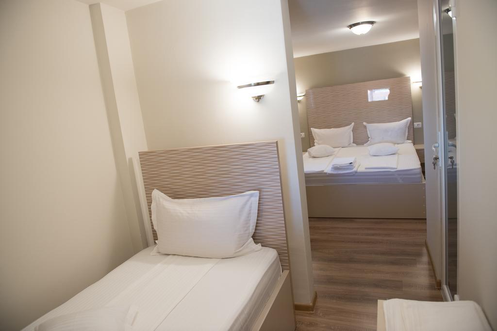 Triple Room,406867167:JPEG