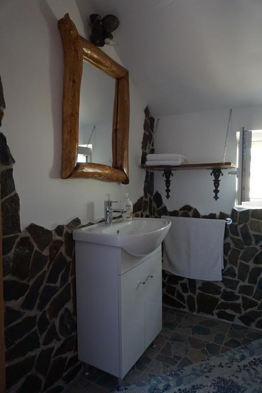 Cameră dublă cu baie privată