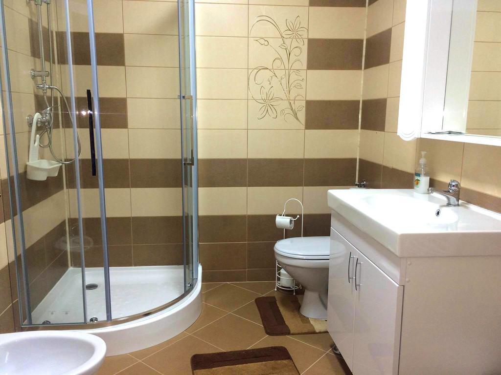 Cameră cvadruplă cu baie privată, externă