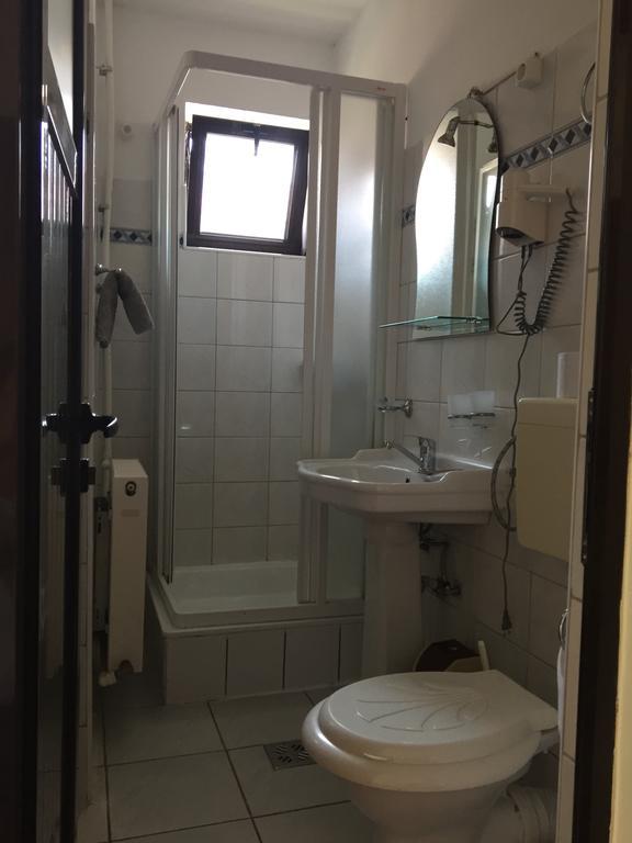 Cameră triplă cu balcon
