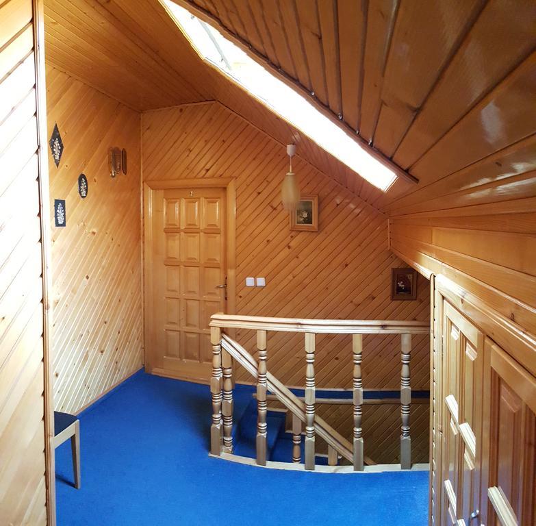 Cameră single cu baie privată