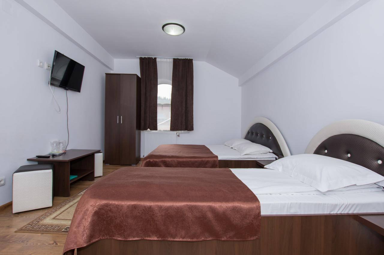 Cameră triplă standard