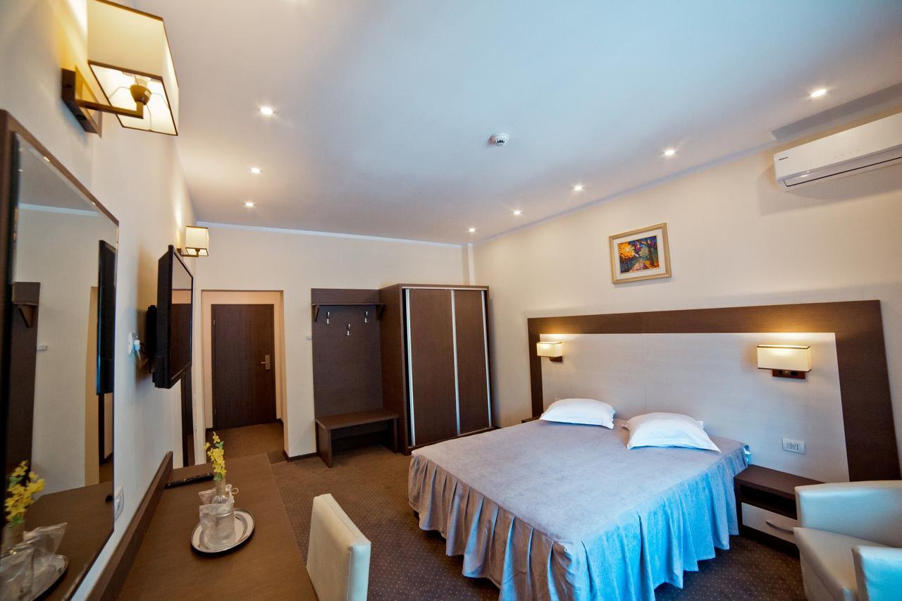 Double Room,587702193:JPEG