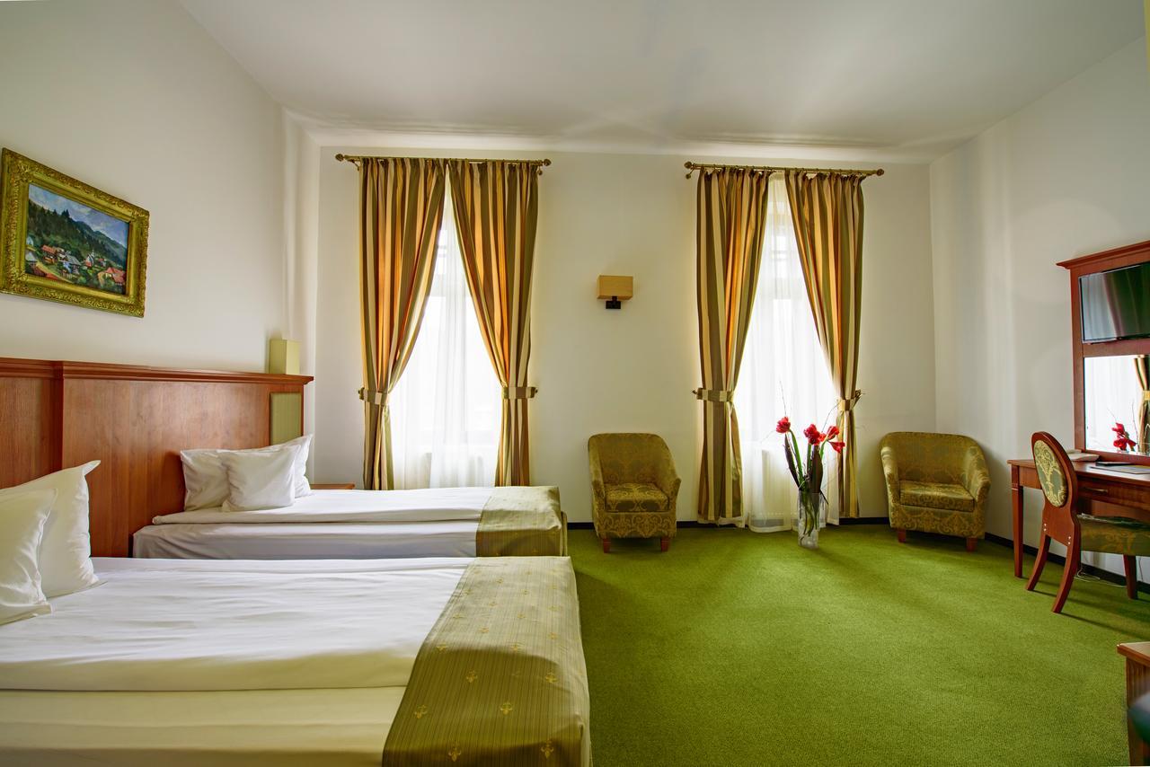 Cameră twin cu balcon