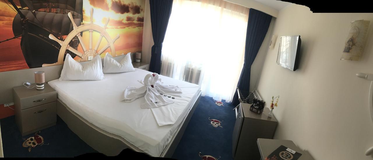 Privilege Doppelzimmer mit seitlichem Meerblick