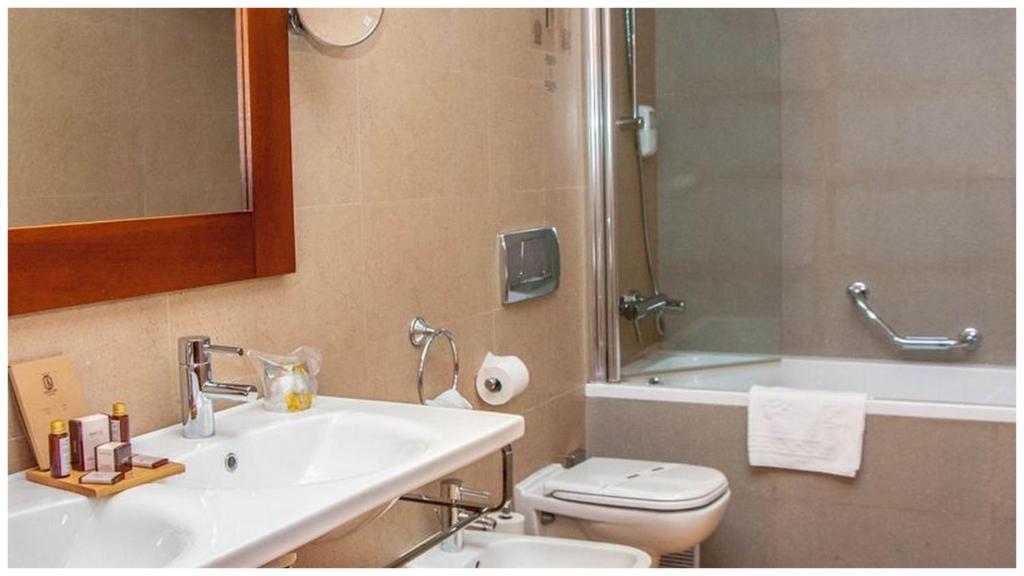 Standard Suite with Sea View and Spa Access