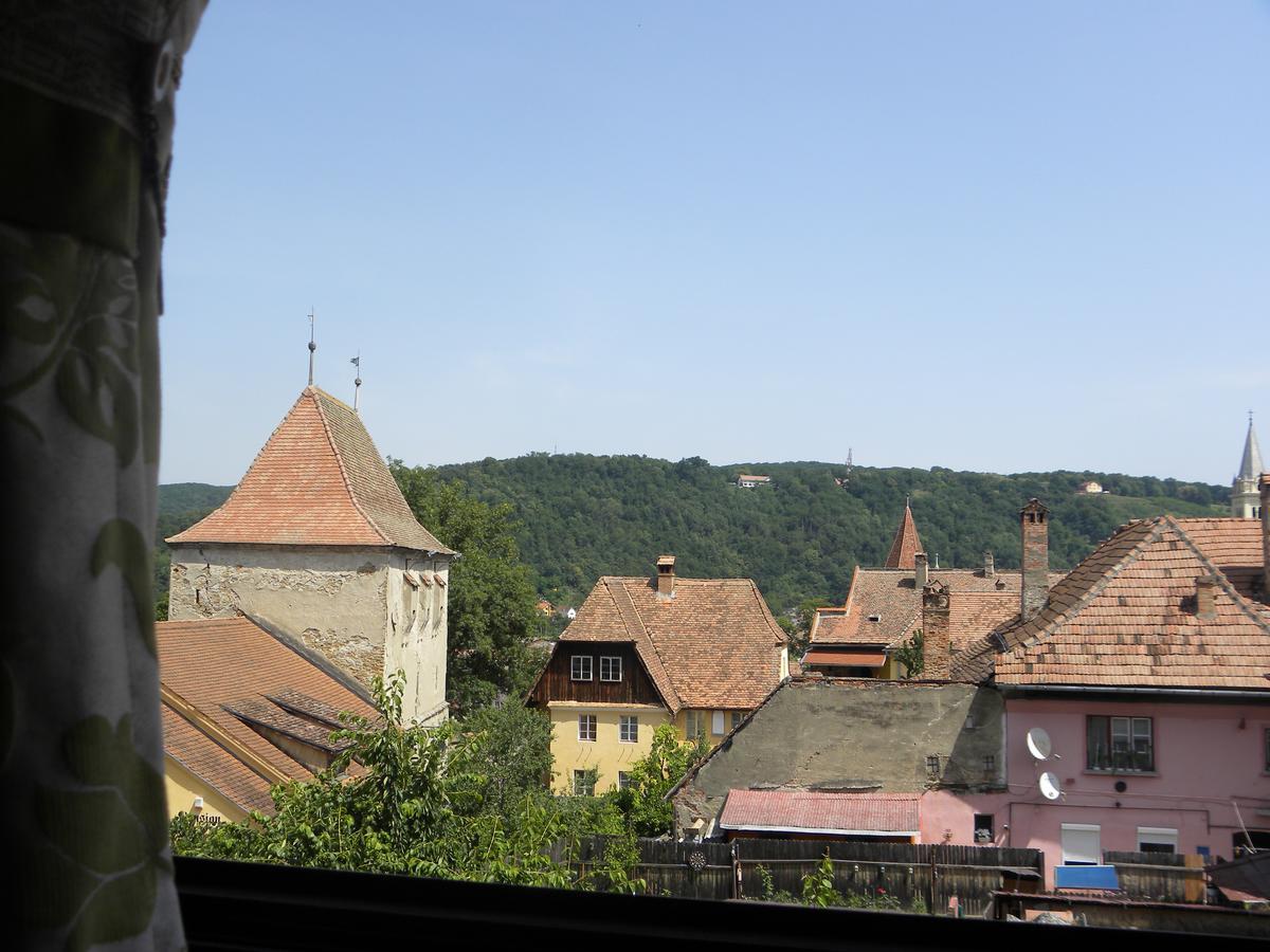 Cameră dublă cu baie privată