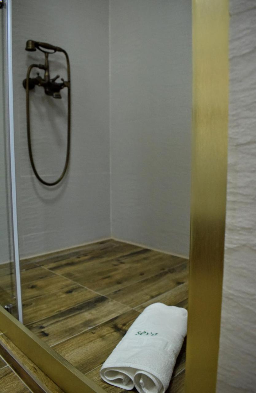 Cameră dublă cu baie privată