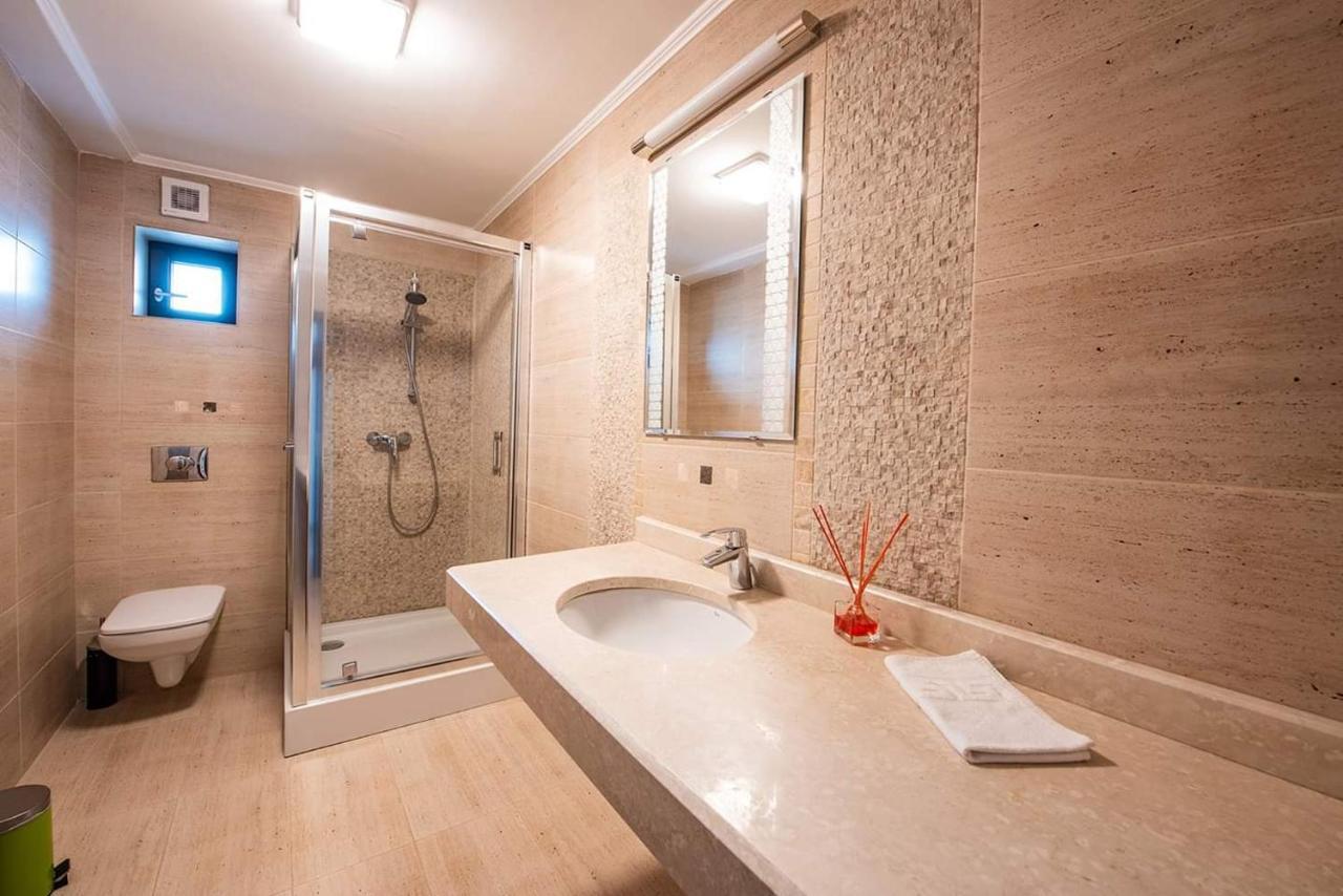 Cameră single Deluxe cu balcon