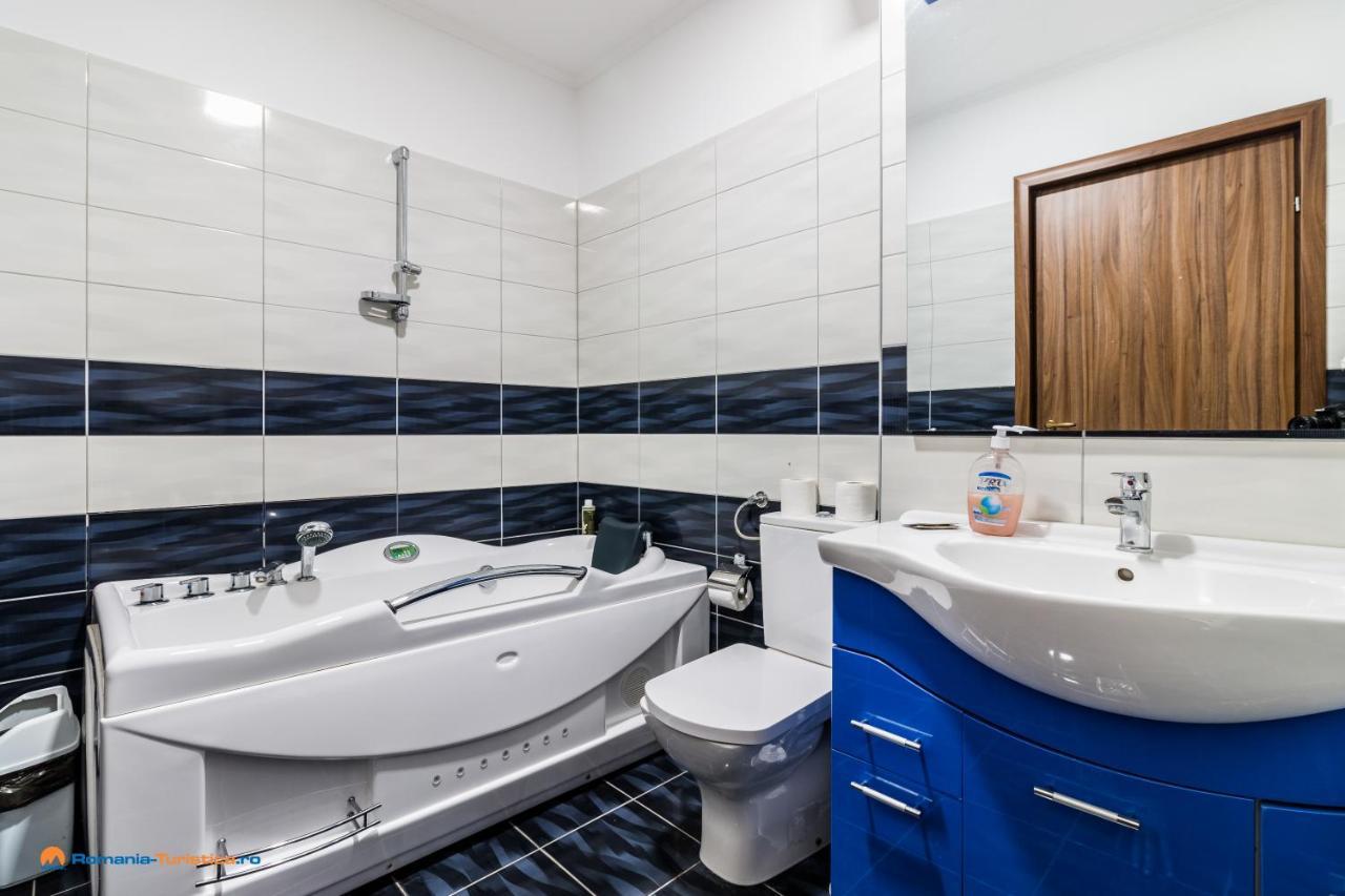 Cameră dublă cu cadă spa