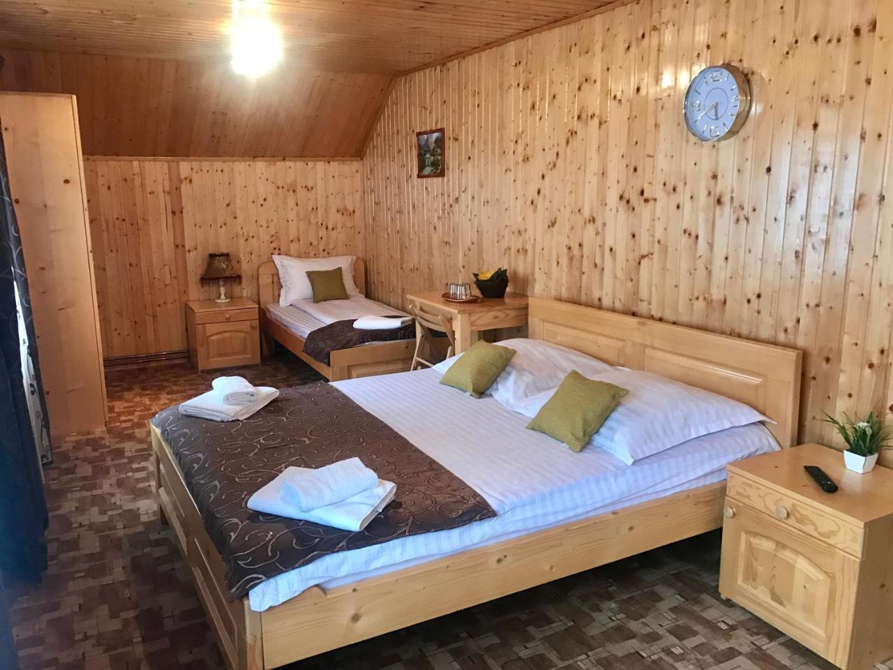 Cameră cvadruplă