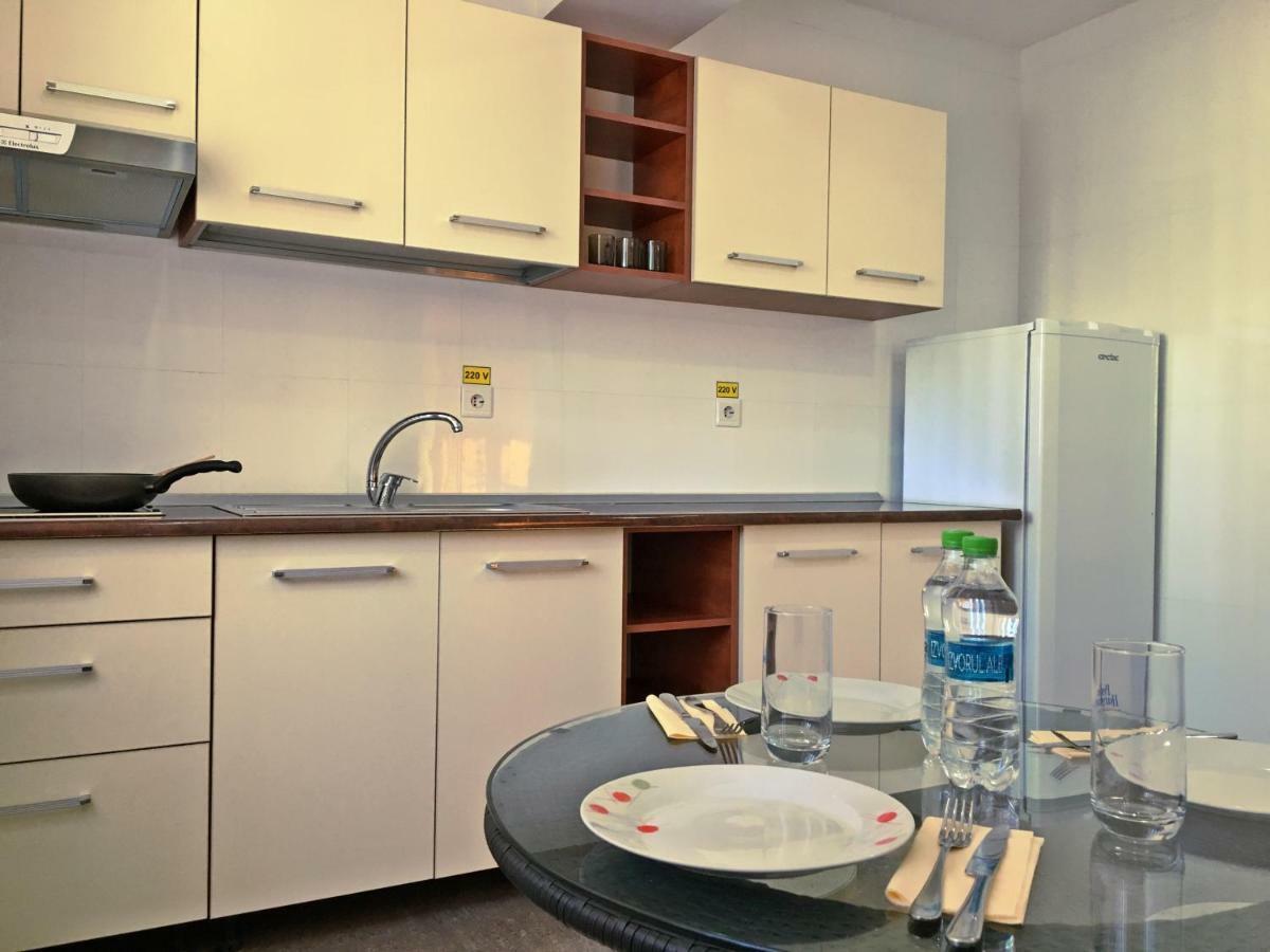 One-Bedroom Apartment with Balcony
