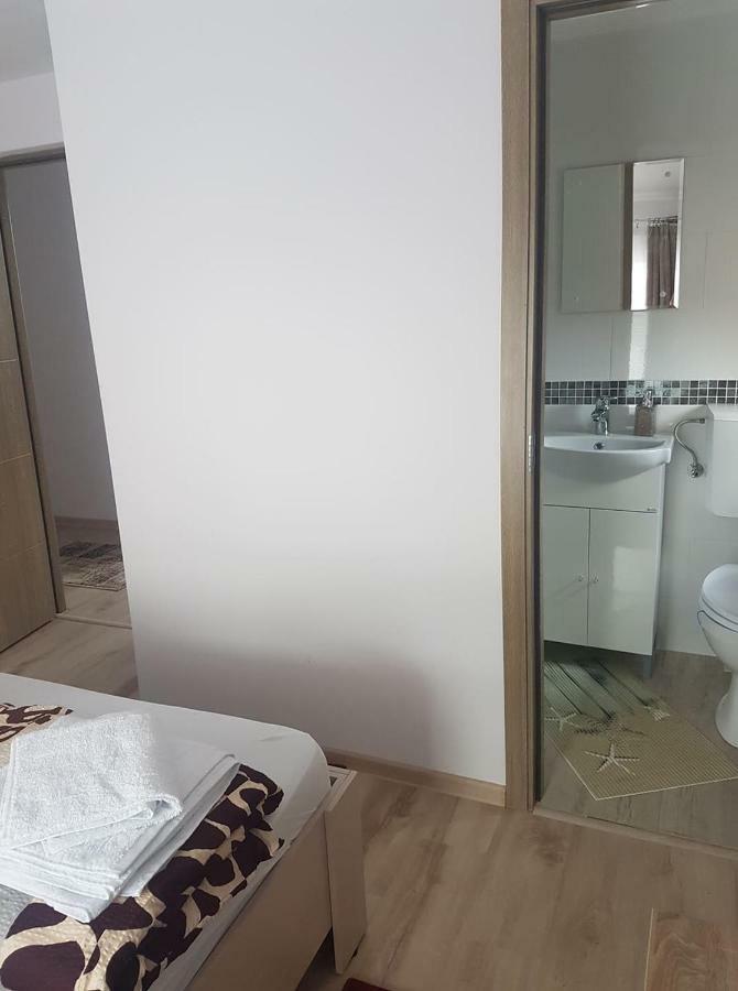 Cameră dublă cu baie privată