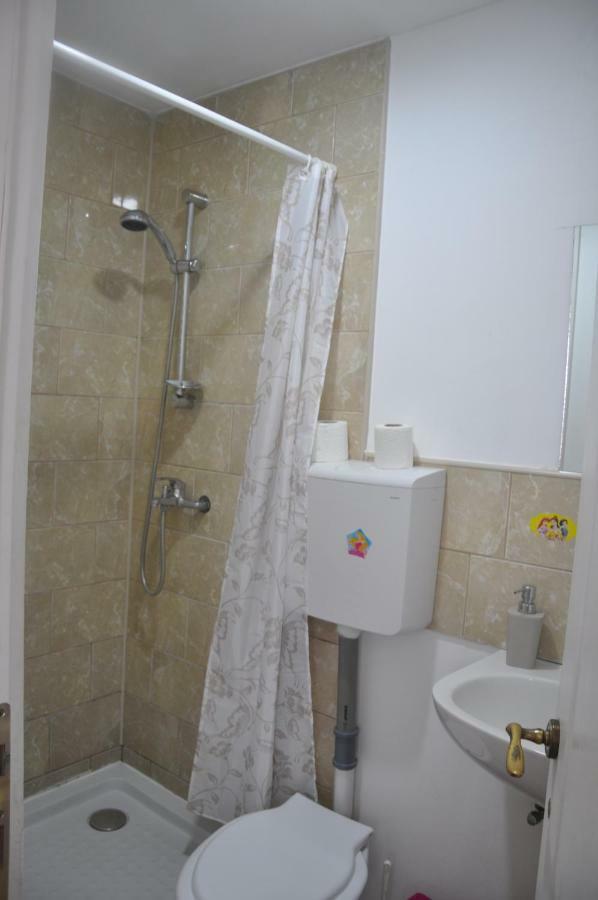 Cameră dublă buget